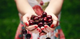 Чем полезны ягоды черешни для организма женщины